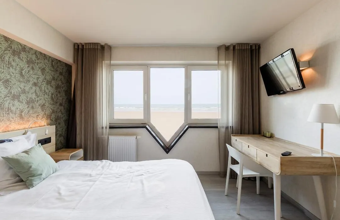Beach Hotel Helios By Cw Hotel Collection-1