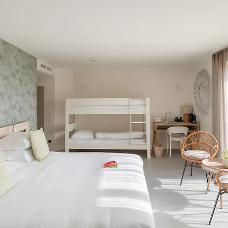 Beach Hotel Helios By Cw Hotel Collection-3